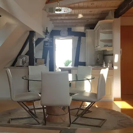 Penthouse Im Historischen Fachwerkhaus Mit Grosser Dachterrasse An Zentralster Lage Boppard Exterior photo
